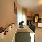 Alishome, Apartment *