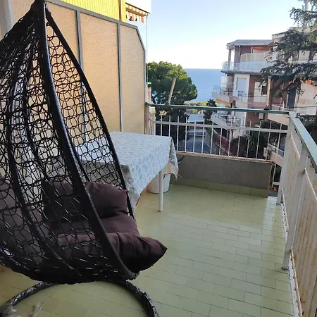 Alishome, Apartamento