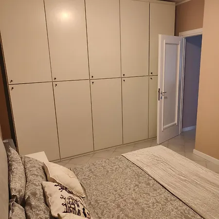 Apartamento Alishome, *