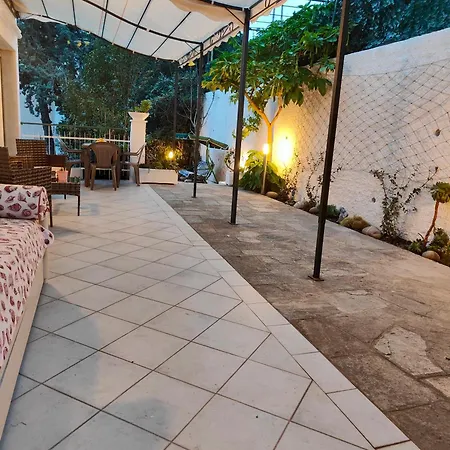 Apartment Alishome, Elegante Trilocale Con Vista Mare E Giardino