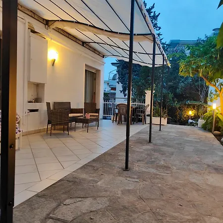 Apartman Alishome, *