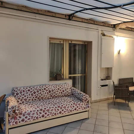 Apartment Alishome, Elegante Trilocale Con Vista Mare E Giardino