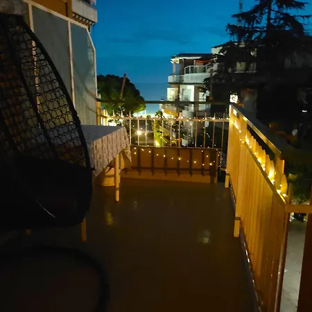Alishome, Elegante Trilocale Con Vista Mare E Giardino Appartamento Sanremo