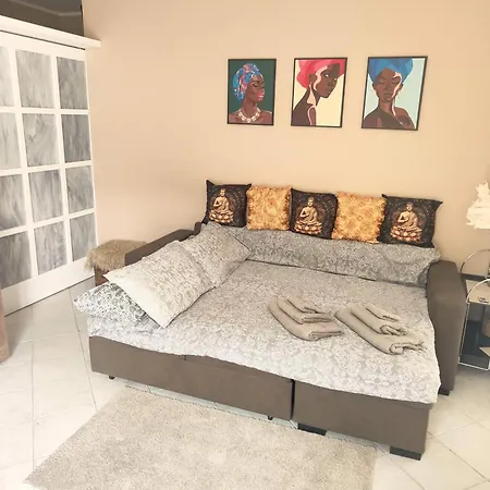 Alishome, Apartman *