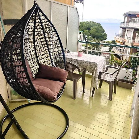 Alishome, Elegante Trilocale Con Vista Mare E Giardino Appartamento